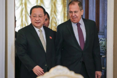 Lavrov: Amerika mora Severnoj Koreji da pruži "betonske" garancije