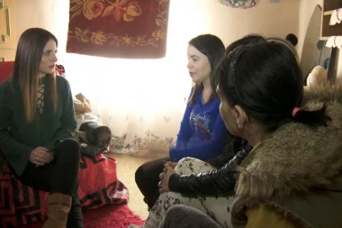 Dragica želi da sazna da li njenih sedam sestara i ona imaju istog oca!