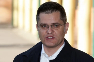 MILOM ILI SILOM DO VLASTI: Jeremić u junu pravi TAJNU VLADU - funkciju dobija i ŠMINKERKA?!