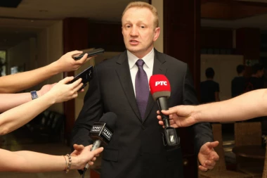 "UMESTO DA IZAĐE NA TV DUEL, ĐILAS TUŽI RTS"