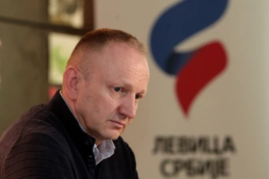 ĐILAS PLJUJE DRŽAVU PO ČAČKU: RTB Bor i  PKB "prodaja Srbije"