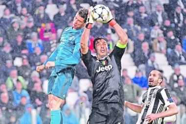 BUFONU "KLEMPAVKO" SAMO SAN: KRALJ BEZ KRUNE, IDE U PENZIJU!