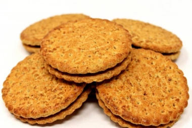 (FOTO) MISTERIJA POZNATOG KEKSA: Na omotu se nalaze scene PORNIĆA!