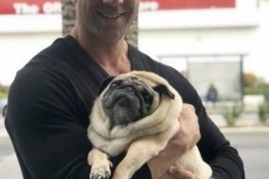 (VIDEO, FOTO) NAJPAMETNIJA ODLUKA! Ostavio sve i posvetio život napuštenim psima!