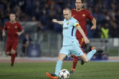 (FOTO) Sad znaš koliko si veliki: NAVIJAČI ESPANJOLA POSVETILI TRANSPARENT INIJESTI!