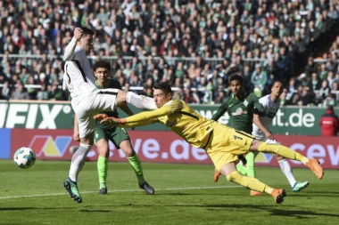 Arsenal podmlađuje tim: Prva meta Luka Jović