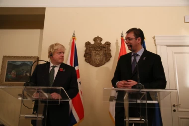 ENGLEZI OBJAVILI  LOV NA VUČIĆA