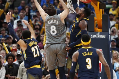 (VIDEO) JOKIĆ NIJE MOGAO SAM: Bjelica sa Minesotom u plej-ofu NBA lige!