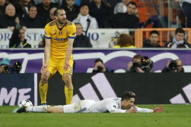 Kjelini prvo ispljuvao Balotelija, a sad mu se izvinjava!