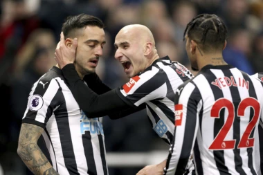 (VIDEO) Da komšiji crkne krava: NAVIJAČI NJUKASLA PROSLAVLJALI ISPADANJE SANDERLENDA IZ DRUGE LIGE!