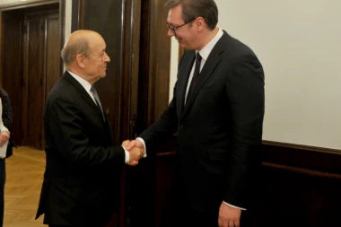 VUČIĆ POSLE SASTANKA SA DRIJANOM: Srbija i Francuska istinski prijateljske zemlje