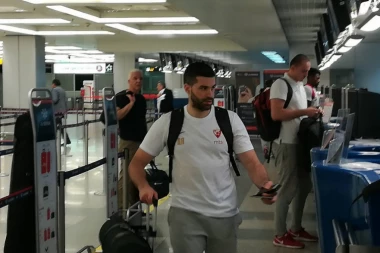 (FOTO, VIDEO) Crveno-beli odleteli u Podgoricu, ALIMPIJEVIĆ VERUJE U BREJK!