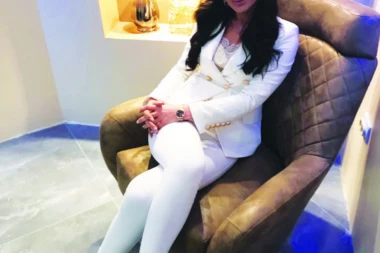 Albanski divljaci: KUR*O, ISTA SI KAO MAJKA!