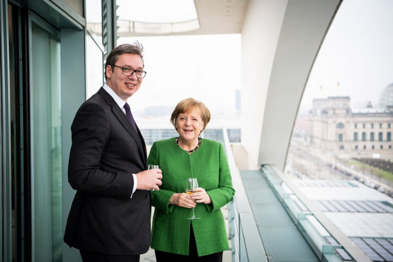 Poziv iz Berlina stigao na Andrićev venac: Merkelova tražila susret sa Vučićem u Njujorku