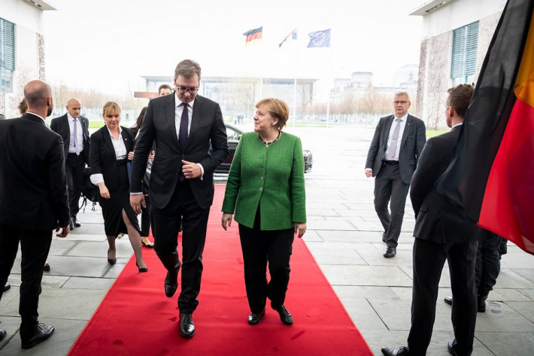 Vučić sutra sa Merkelovom