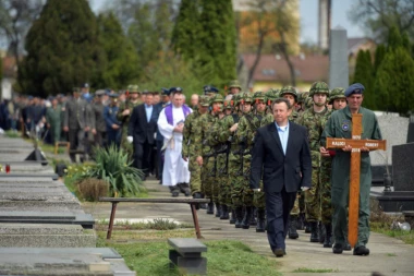 Kolege se oprostile od preminulog pilota: "Njegov IZBOR I SREĆA BILO JE NEBO, tako je i ostalo"