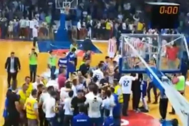 (VIDEO) U TRANSU: Evo kako je "Morača" slavila pobedu nad Zvezdom