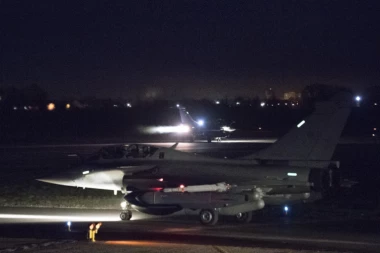 SAD PONOVO UDARILE NA SIRIJU: Bombardovane pozicije na istoku Homsa