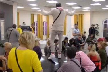 (VIDEO) TOTALNI HAOS: Sloba skočio da se bije! Luna NJEMU zapretila - UMREĆEŠ PRE VREMENA!