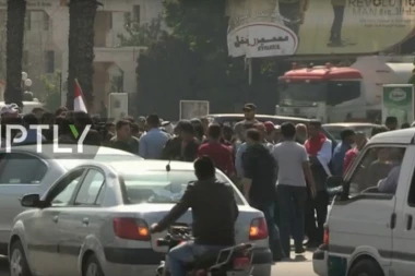 (VIDEO) DAMASK NA NOGAMA POSLE NAPADA: Pogledajte snimak uživo sa ulica glavnog grada Sirije