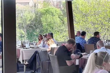 (FOTO) OVAKO MILO UŽIVA DAN PRED IZBORE