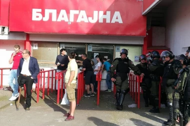 Zvezda časti verne navijače: Popust na cene paketa karata za LŠ i za članove kluba!