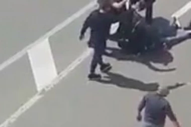 (VIDEO) Navijači Zadra tukli sve redom po Šibeniku