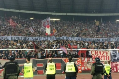 (FOTO) Delije isprozivale Vladimira Vuletića!