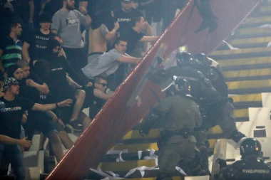 MOŽE LI BEZ NEREDA DA PROĐE "DERBI"? Rusi "pojačali delije": JEZIVA PORUKA!