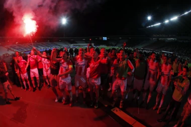 (FOTO) Kako će dogodine igrati protiv crveno-belih? LIDER DRUGE LIGE NAVIJA ZA ZVEZDU!