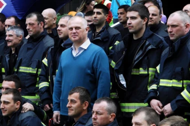 BEOGRAD I NJUJORK JEDINI U SVETU: Vesić otvorio trku uz stepenice Beograđanke!