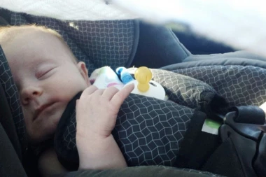 KAZNA ZA SEDIŠTE 120.000 DINARA: Rigorozna kontrola prevoza dece u automobilu