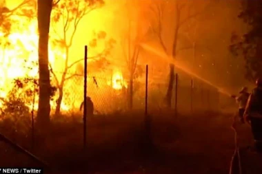 (VIDEO) SIDNEJ U SREDIŠTU PAKLA: Danima se bore sa JEZIVIM POŽARIMA - u toku je evakuacija!
