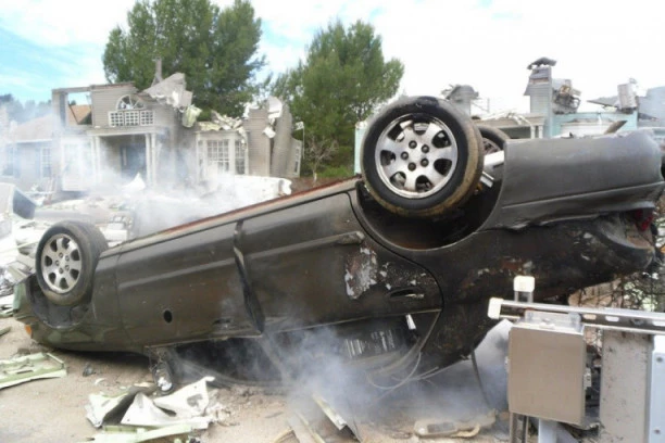 HAVARIJA KOD BUBANJ POTOKA: Dva automobila se direktno sudarila, od jačine udara JEDAN ZAVRŠIO NA KROVU!