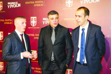 Legendarni fudbaler oduševio publiku u pozorištu: SAVO GLUMI KAO DOKTOR!