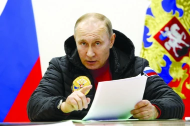 (VIDEO) PUTIN "VEŽBA MIŠIĆE": Šef Kremlja naredio vežbe nuklearnih snaga!