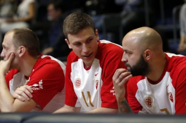 (FOTO) Ponovo na okupu: RADANOV I ČOVIĆ NA DEBIJU ZA ZVEZDU RAZMONTIRALI MLADOST!