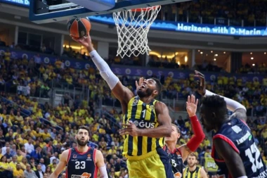 (VIDEO) Baskonija pala u Istanbulu: Fener rutinskom pobedom otvorio plej-of!