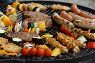 GLAVNO ORUŽJE PROTIV TEŠKIH BOLESTI: Evo u kojoj hrani ima najviše VITAMINA B12 i šta on sve LEČI!