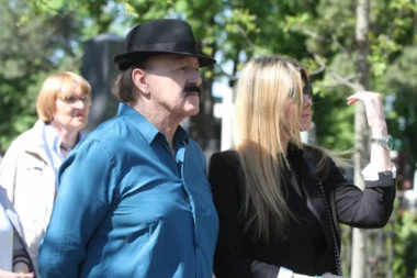 HARIS I MELINA VODE ODVOJENE ŽIVOTE, NE VIĐAMO IH ZAJEDNO! Komšije ISKRITIKOVALE slavni par: Poludeli smo od njih!