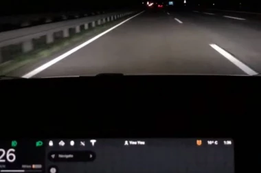 BRZ KAO STRUJA: Teslin Model 3 ubrzava do maksimuma (VIDEO)