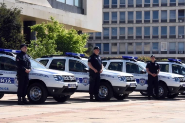 Nemačko ministarstvo unutrašnjih poslova doniralo srpskoj policiji 20 vozila!