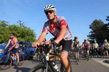 Slavni biciklista Armstrong škoirao svet: Dopingom sam dobio rak!