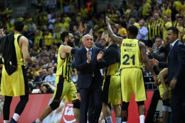 (VIDEO) EVROPSKI ŠAMPION GAZI REDOM: Fenerbahče na pobedu od F4 Evrolige
