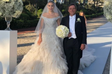 PIKSIJEVA ĆERKA U RASKOŠNOJ VENČANICI: Gala venčanje u Francuskoj!