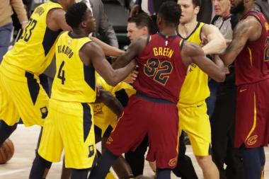 (VIDEO) Džejms vratio brejk Indijani, Vašington izjednačio seriju