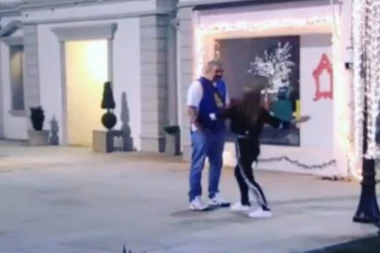 (VIDEO) KIJA ODVALILA MIKIJU DVA ŠAMARA!