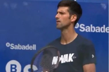 (VIDEO) NOLE NA KLIŽANA: Đoković odradio trening u Barseloni