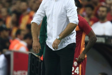 HRVAT PREUZIMA CRNO-BELE: Udineze smenio trenera