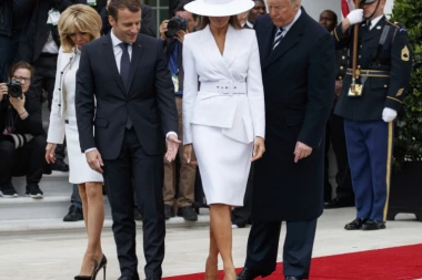TRAMP PORED GAZDARICE BELE KUĆE: Pokušao da je uhvati, a Melanija ga OVAKO IZBLAMIRALA!